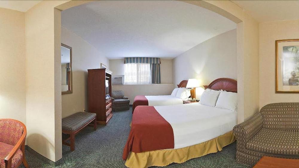 Holiday Inn Express Hotel & Suites Waterford By Ihg Экстерьер фото