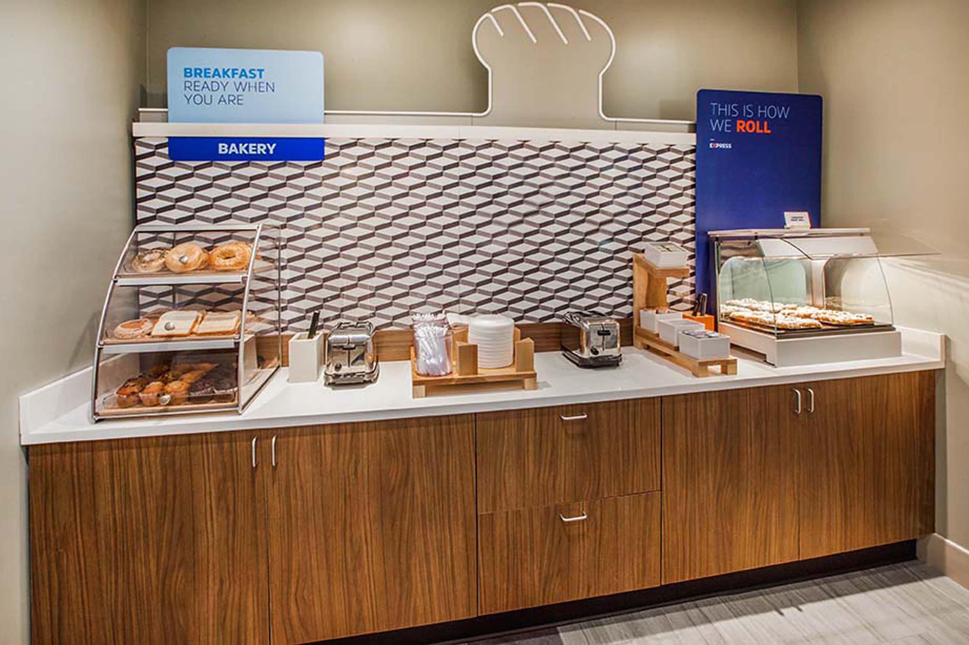 Holiday Inn Express Hotel & Suites Waterford By Ihg Экстерьер фото