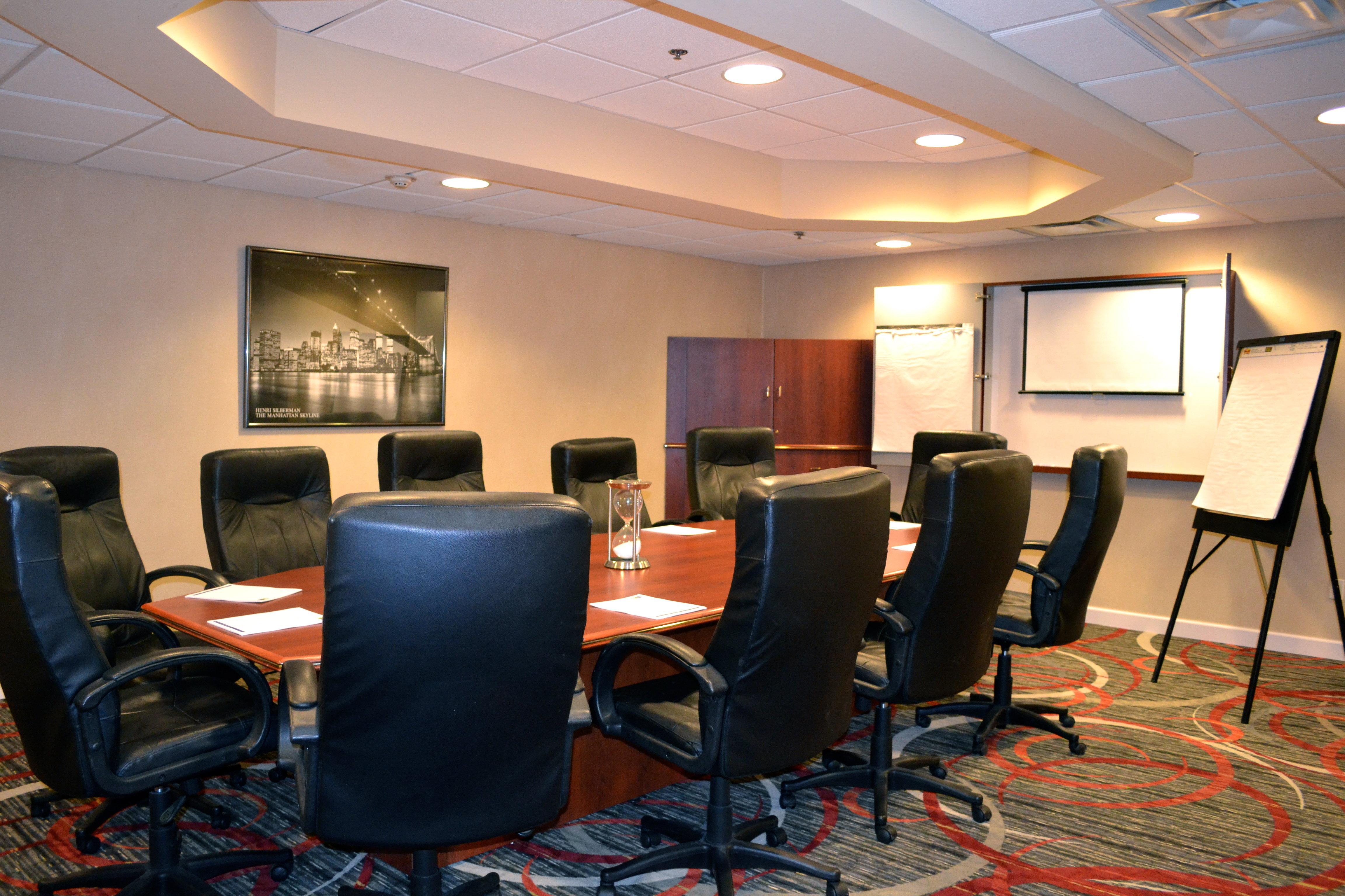 Holiday Inn Express Hotel & Suites Waterford By Ihg Экстерьер фото