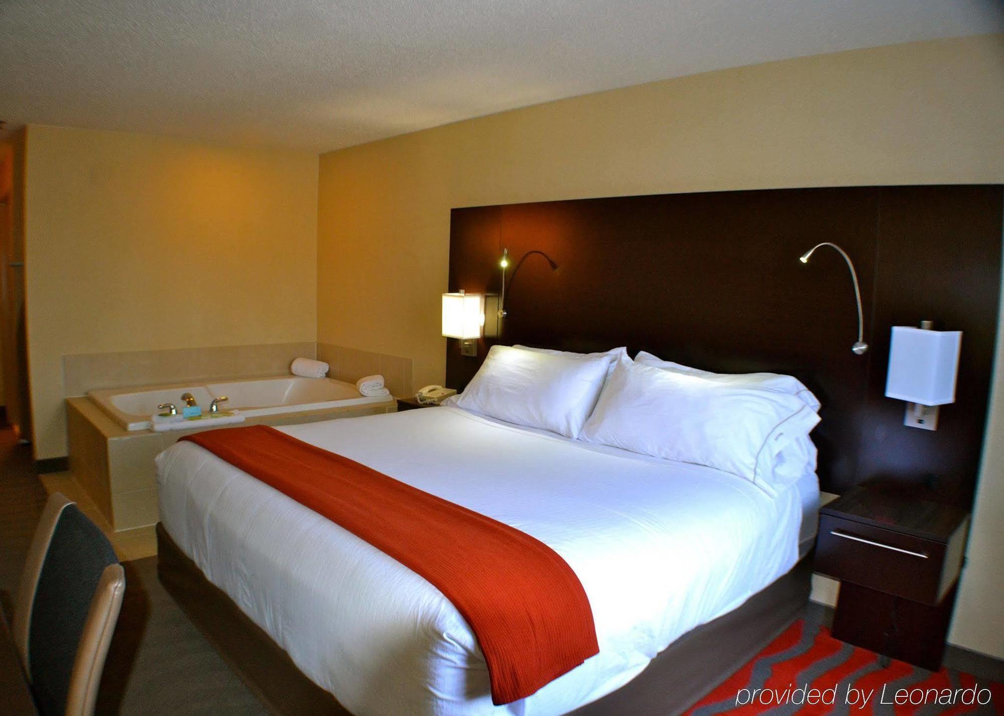 Holiday Inn Express Hotel & Suites Waterford By Ihg Экстерьер фото