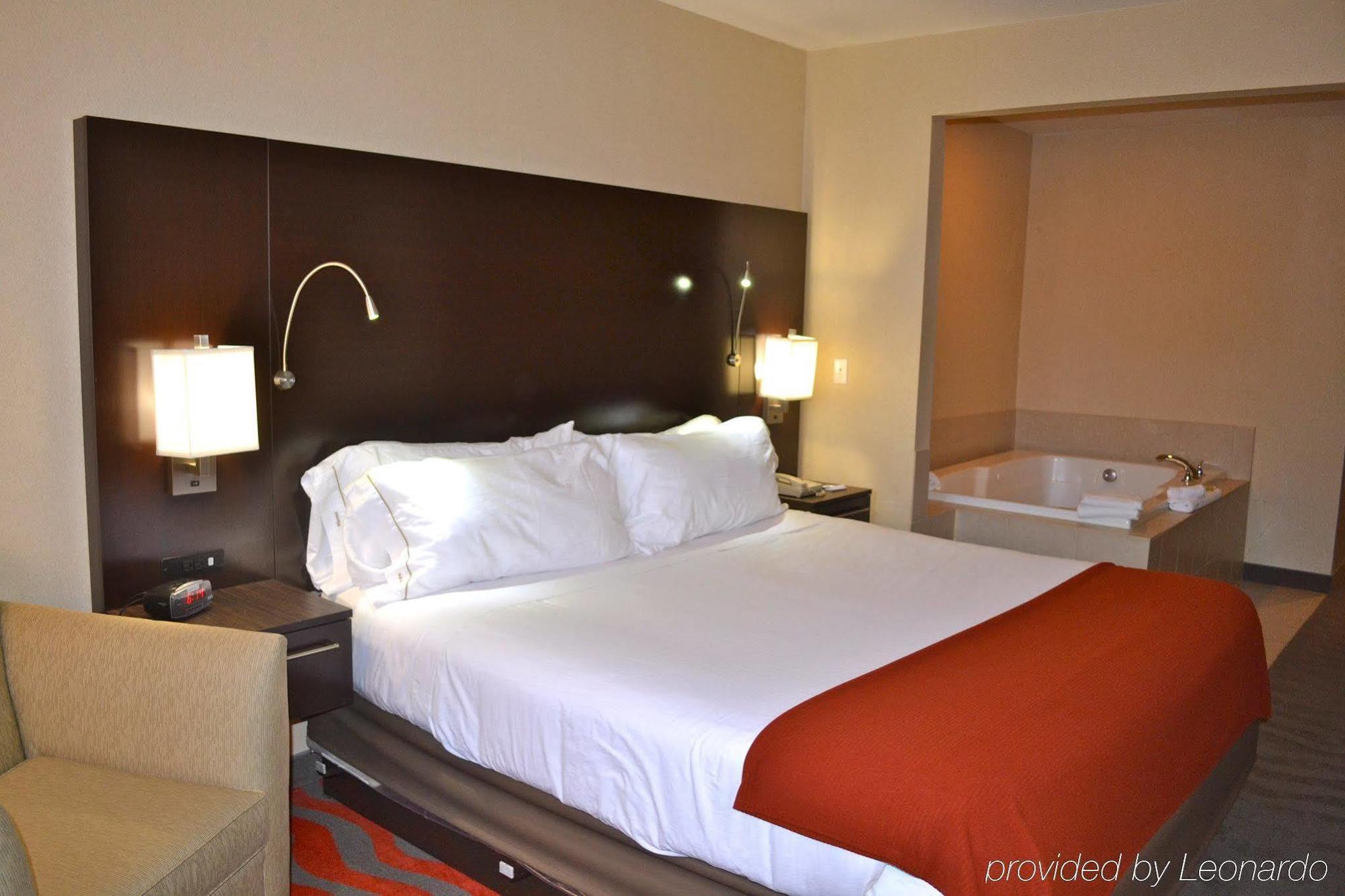 Holiday Inn Express Hotel & Suites Waterford By Ihg Экстерьер фото