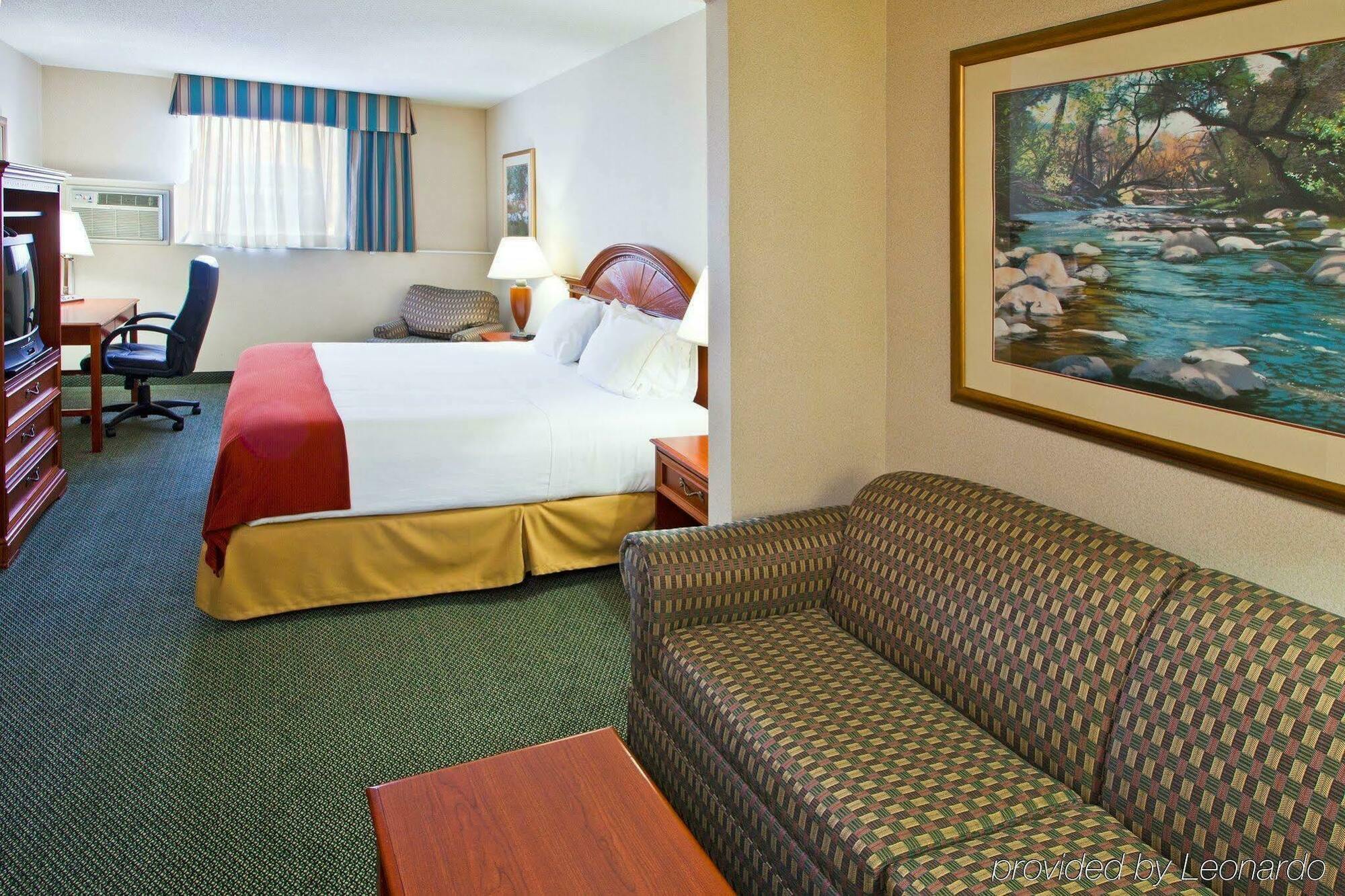 Holiday Inn Express Hotel & Suites Waterford By Ihg Экстерьер фото