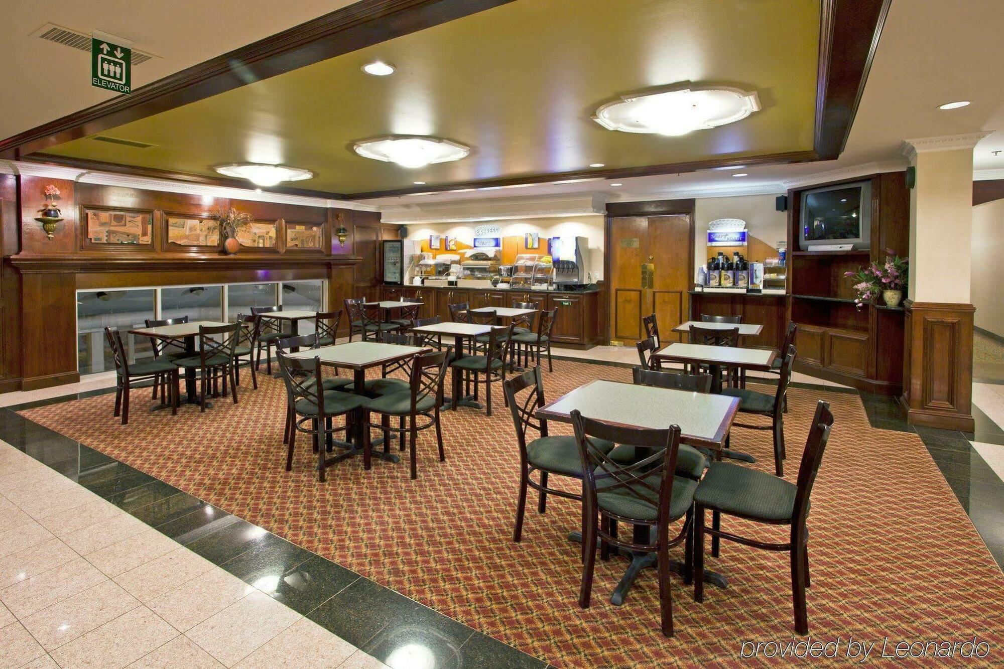 Holiday Inn Express Hotel & Suites Waterford By Ihg Экстерьер фото